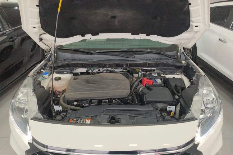 Used Ford Escape 2020 EcoBoost 245 Two-Wheel-Drive Titanium Edition Engine Bay