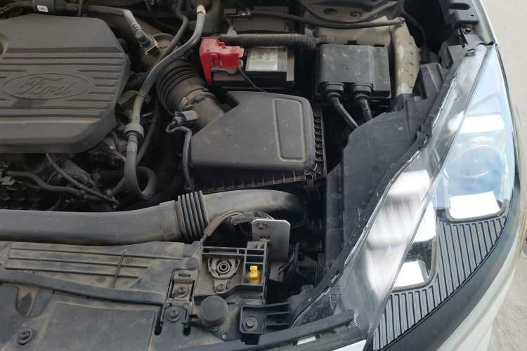 Used Ford Escape 2020 EcoBoost 245 Two-Wheel-Drive Titanium Edition Engine Bay Left