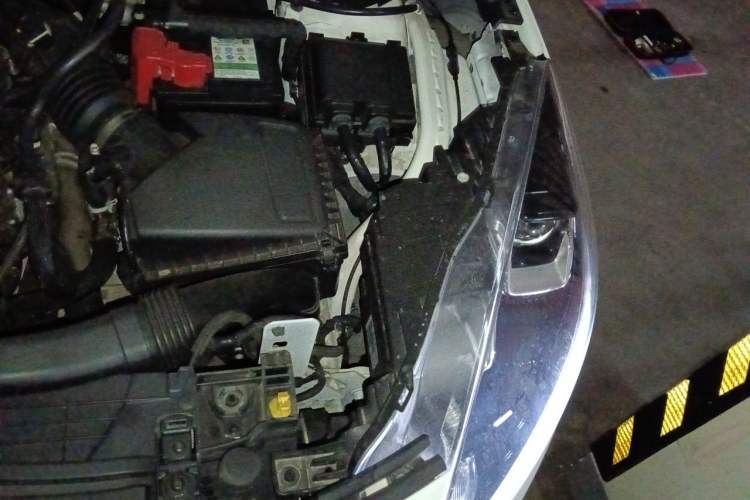 Used Ford Escape 2020 EcoBoost 245 Two-Wheel-Drive Comfort Edition Engine Bay Left