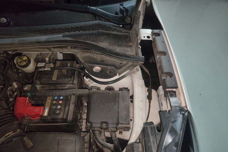 Used Ford Escape 2020 EcoBoost 245 Four-Wheel Drive Luxury Edition Engine Bay Left