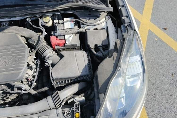 Used Ford Escape 2020 EcoBoost 245 Four-Wheel Drive Luxury Edition Engine Bay Left