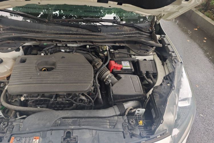 Used Ford Escape 2020 EcoBoost 245 Two-Wheel-Drive Comfort Edition Engine Bay Left