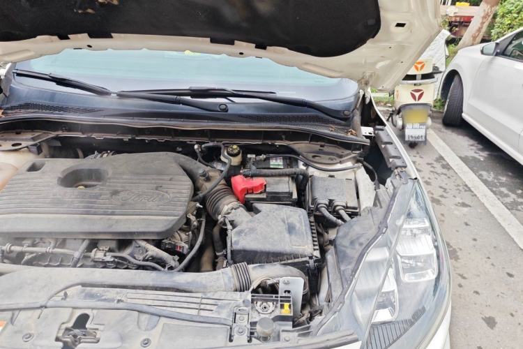 Used Ford Escape 2020 EcoBoost 245 Four-Wheel Drive ST-LINE Deluxe Edition Engine Bay Left