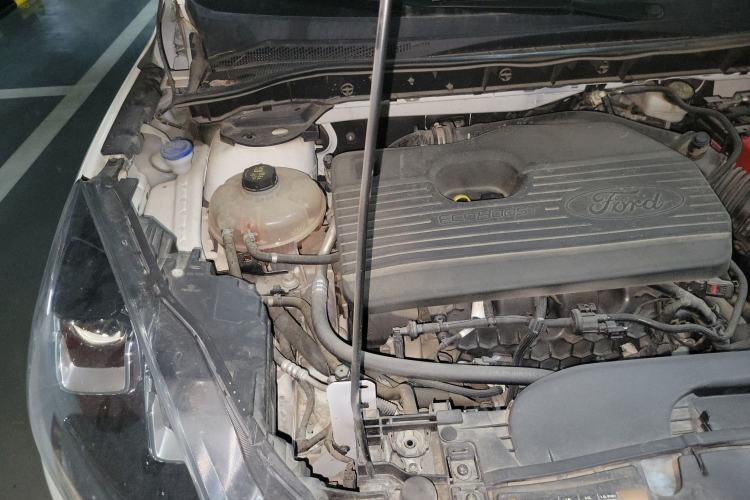 Used Ford Escape 2020 EcoBoost 245 4x4 Enjoyment Model Engine Bay Right