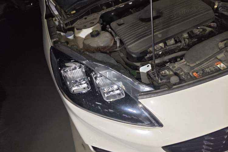 Used Ford Escape 2020 EcoBoost 245 Four-Wheel Drive ST-LINE Deluxe Edition Engine Bay Right