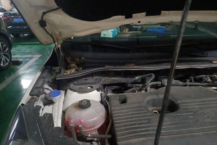 Used Ford Escape 2020 EcoBoost 245 Two-Wheel-Drive Titanium Edition Engine Bay Right