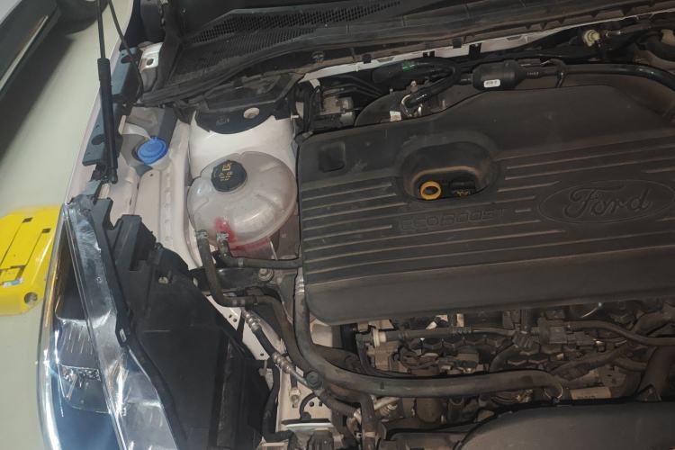 Used Ford Escape 2020 EcoBoost 245 Four-Wheel Drive Titanium Edition Engine Bay Right