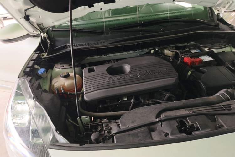 Used Ford Escape 2020 EcoBoost 245 Four-Wheel Drive Luxury Edition Engine Bay Right