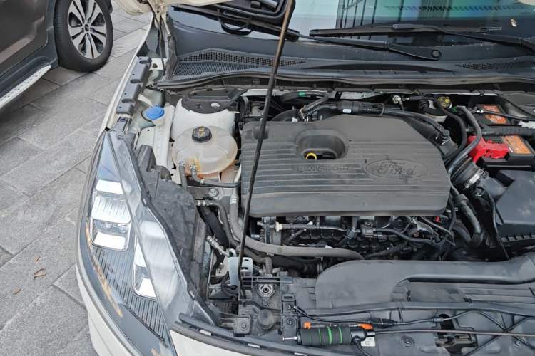 Used Ford Escape 2020 EcoBoost 245 Two-Wheel Drive Smart & Enjoyment Model Engine Bay Right