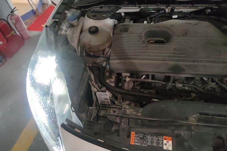 Used Ford Escape 2020 EcoBoost 245 Two-Wheel-Drive Comfort Edition Engine Bay Right