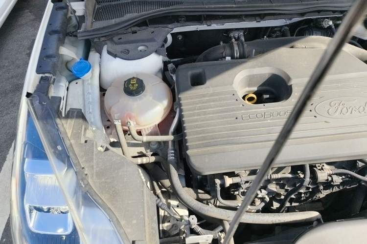 Used Ford Escape 2020 EcoBoost 245 Four-Wheel Drive Luxury Edition Engine Bay Right