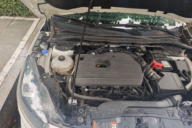 Used Ford Escape 2020 EcoBoost 245 Two-Wheel-Drive Comfort Edition Engine Bay Right