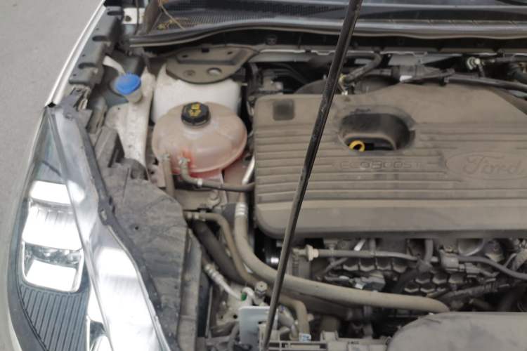 Used Ford Escape 2020 EcoBoost 245 Four-Wheel Drive Titanium Edition Engine Bay Right