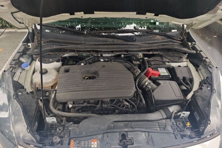 Used Ford Escape 2020 EcoBoost 245 Two-Wheel-Drive Comfort Edition Engine Bay