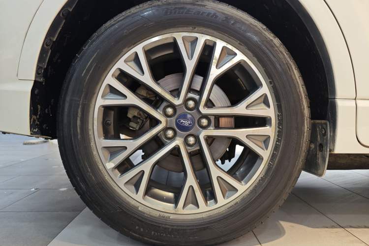 Used Ford Escape 2020 EcoBoost 245 Four-Wheel Drive Luxury Edition Exterior 3