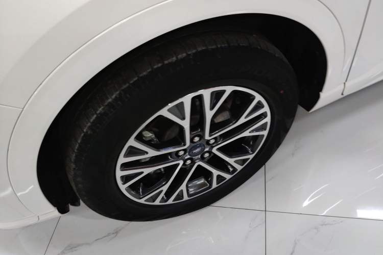 Used Ford Escape 2020 EcoBoost 245 Four-Wheel Drive Luxury Edition Exterior 4