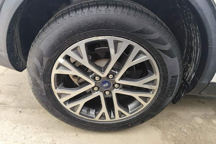 Used Ford Escape 2020 EcoBoost 245 Two-Wheel-Drive Titanium Edition Exterior 5