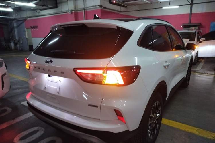 Used Ford Escape 2020 EcoBoost 245 Two-Wheel-Drive Comfort Edition Exterior 5