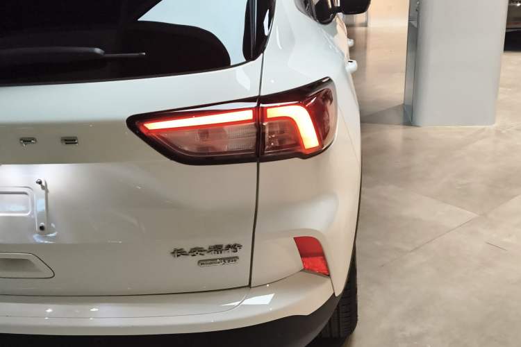 Used Ford Escape 2020 EcoBoost 245 4x4 Enjoyment Model Exterior 6
