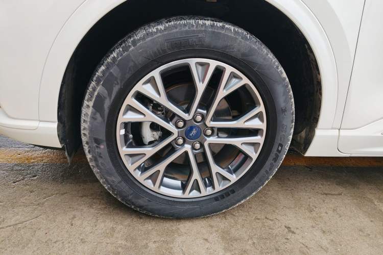 Used Ford Escape 2020 EcoBoost 245 Four-Wheel Drive Luxury Edition Exterior 7