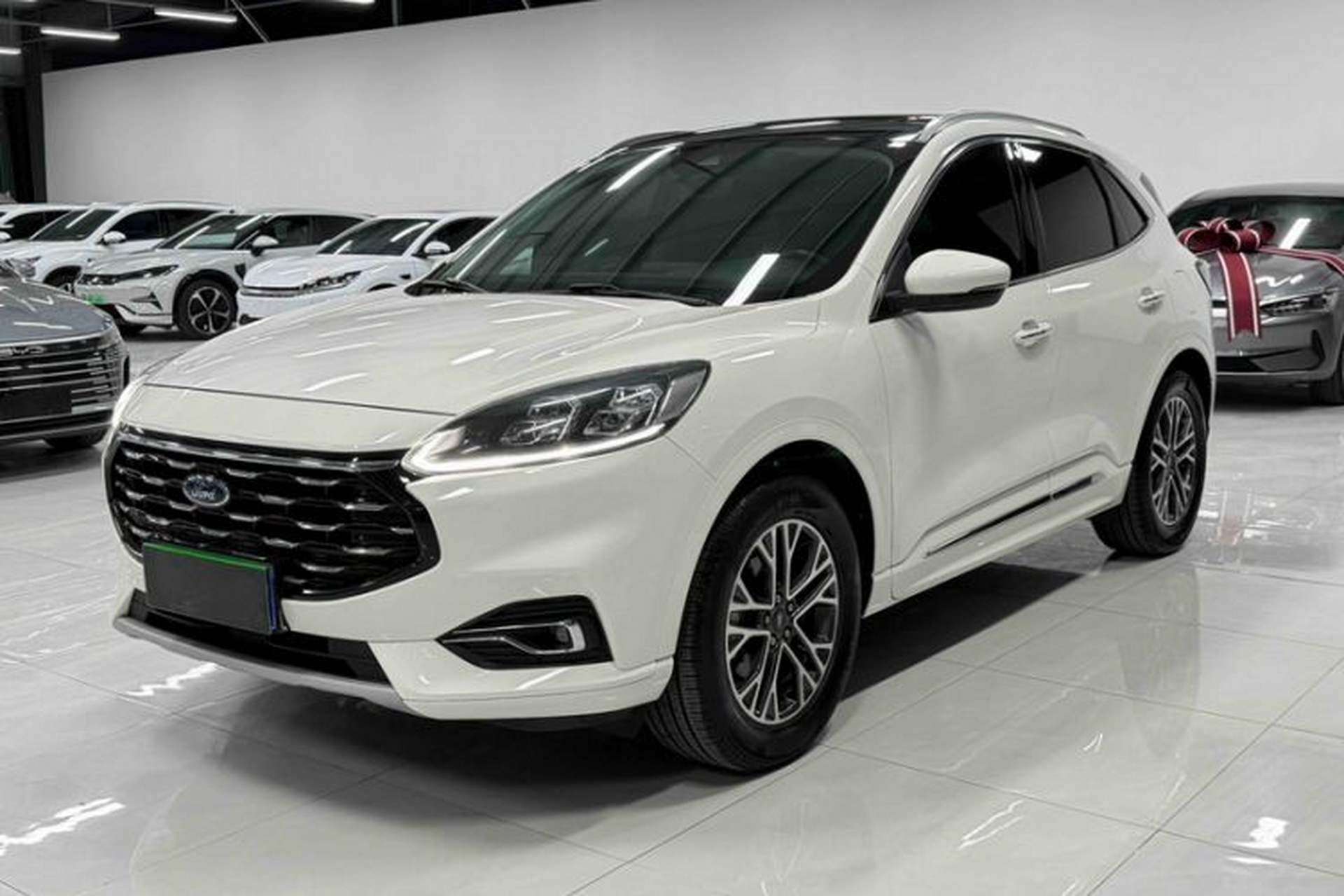 Used Ford Escape 2020 EcoBoost 245 Four-Wheel Drive Luxury Edition Front Left 45 Deg