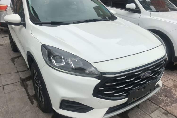Used Ford Escape 2020 EcoBoost 245 Two-Wheel-Drive Comfort Edition Front Right 45 Deg