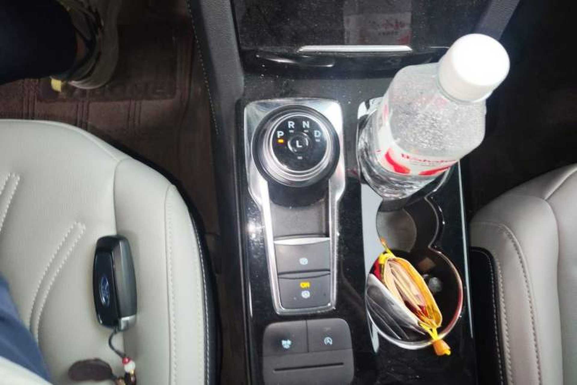 Used Ford Escape 2020 EcoBoost 245 Two-Wheel-Drive Comfort Edition Gear Lever
