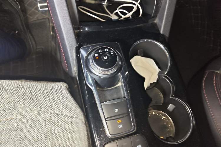 Used Ford Escape 2020 EcoBoost 245 Four-Wheel Drive ST-LINE Deluxe Edition Gear Lever