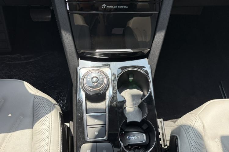 Used Ford Escape 2020 EcoBoost 245 Two-Wheel-Drive Titanium Edition Gear Lever
