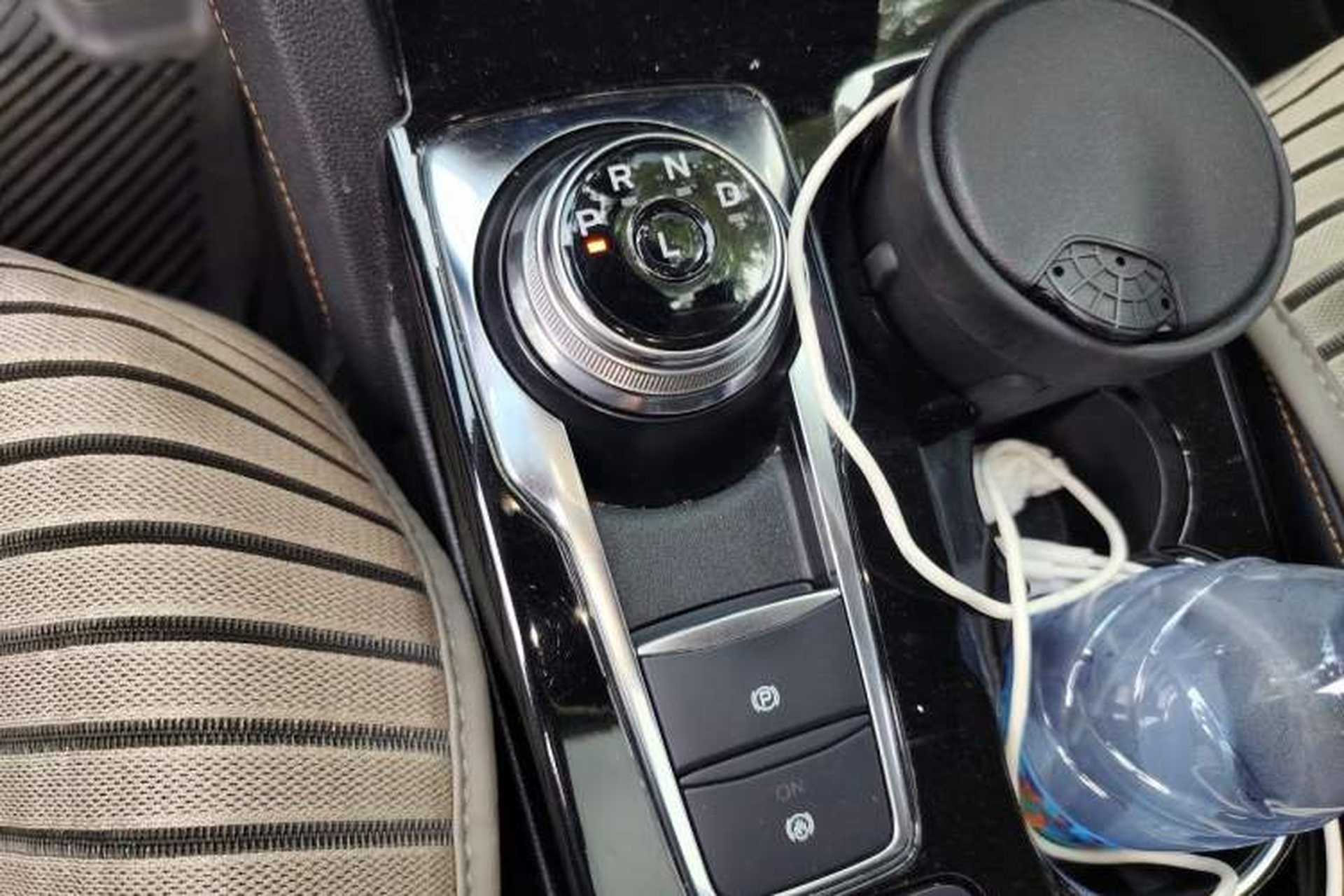 Used Ford Escape 2020 EcoBoost 245 Two-Wheel-Drive Titanium Edition Gear Lever