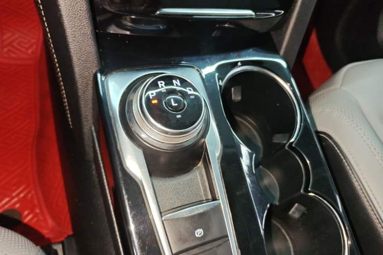 Used Ford Escape 2020 EcoBoost 245 Four-Wheel Drive Luxury Edition Gear Lever