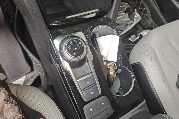 Used Ford Escape 2020 EcoBoost 245 Two-Wheel-Drive Titanium Edition Gear Lever