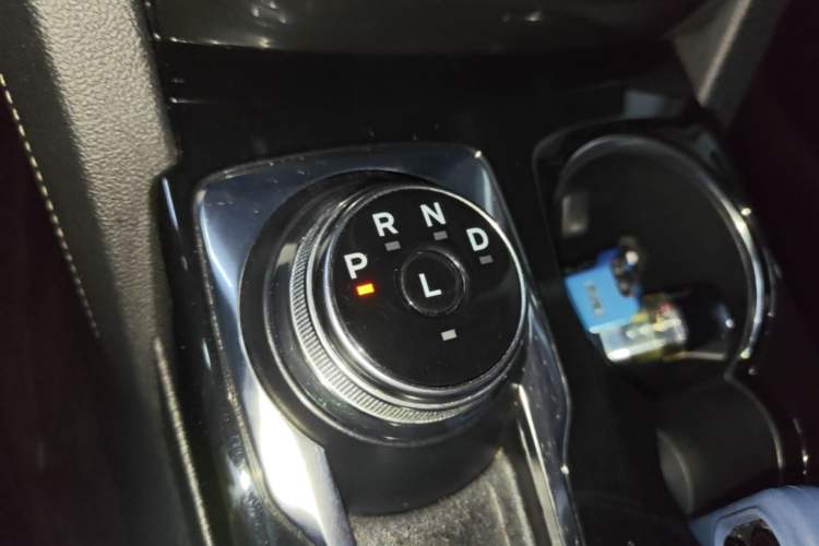 Used Ford Escape 2020 EcoBoost 245 Two-Wheel-Drive Titanium Edition Gear Lever
