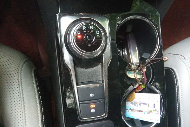 Used Ford Escape 2020 EcoBoost 245 Two-Wheel Drive Smart & Enjoyment Model Gear Lever