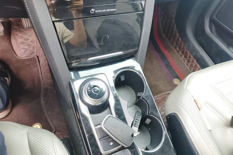 Used Ford Escape 2020 EcoBoost 245 Two-Wheel Drive Smart & Enjoyment Model Gear Lever