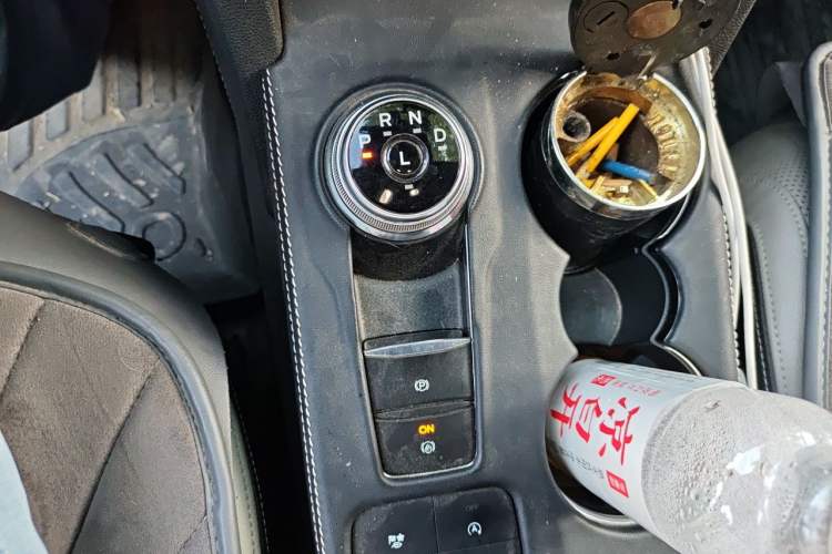 Used Ford Escape 2020 EcoBoost 245 Two-Wheel Drive Smart & Enjoyment Model Gear Lever