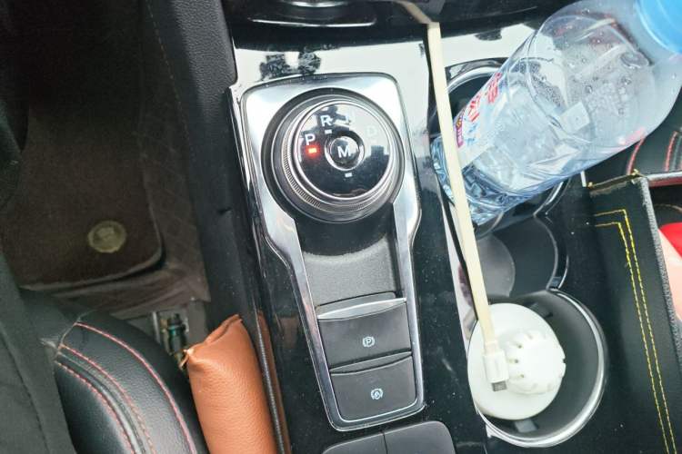 Used Ford Escape 2020 EcoBoost 245 Four-Wheel Drive ST-LINE Deluxe Edition Gear Lever