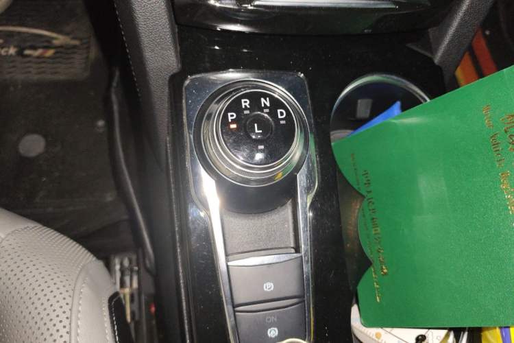 Used Ford Escape 2020 EcoBoost 245 Two-Wheel-Drive Titanium Edition Gear Lever