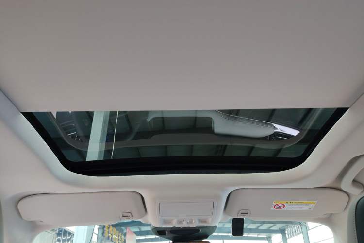 Used Ford Escape 2020 EcoBoost 245 Four-Wheel Drive Luxury Edition Headliner