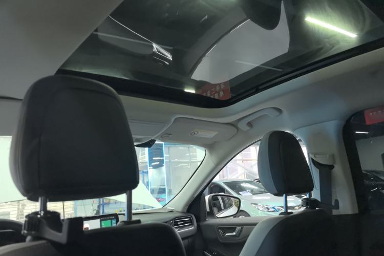 Used Ford Escape 2020 EcoBoost 245 Four-Wheel Drive Titanium Edition Headliner