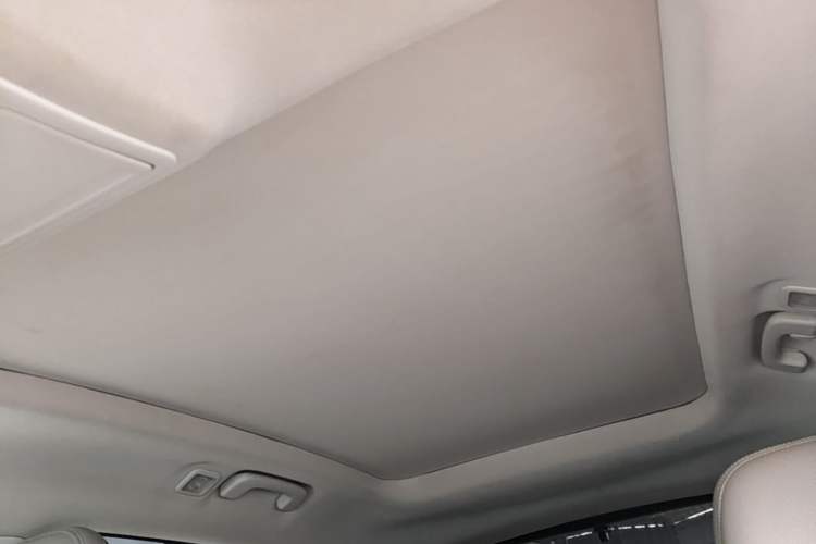 Used Ford Escape 2020 EcoBoost 245 Four-Wheel Drive Luxury Edition Headliner