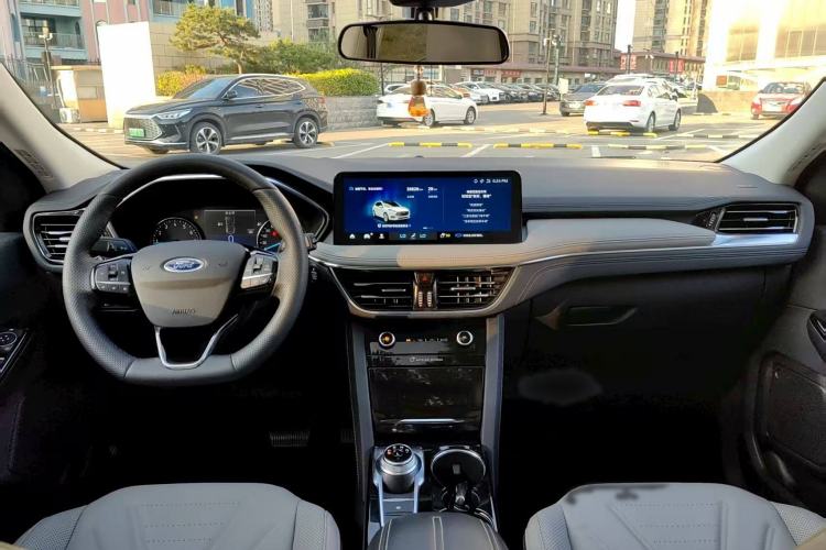 Used Ford Escape 2020 EcoBoost 245 Four-Wheel Drive Titanium Edition Interior 1