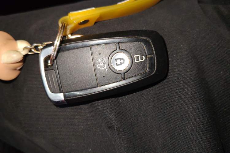 Used Ford Escape 2020 EcoBoost 245 Four-Wheel Drive Luxury Edition Interior 1
