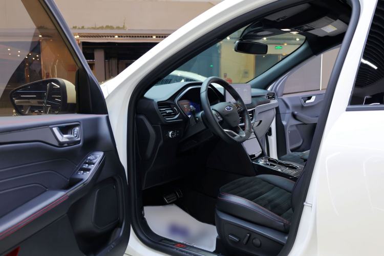 Used Ford Escape 2020 EcoBoost 245 Four-Wheel Drive ST-LINE Deluxe Edition Interior 1