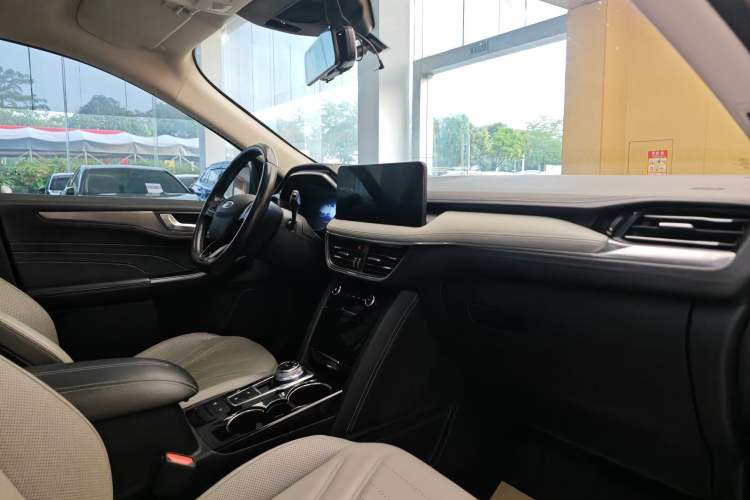 Used Ford Escape 2020 EcoBoost 245 Four-Wheel Drive Luxury Edition Interior 1