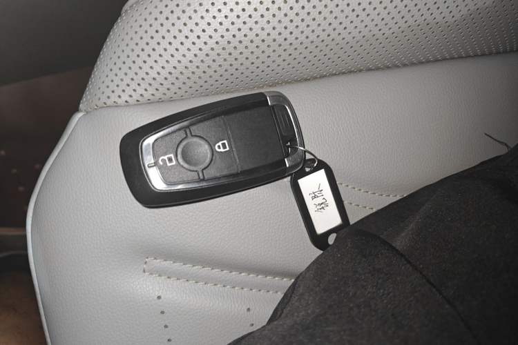 Used Ford Escape 2020 EcoBoost 245 Four-Wheel Drive Titanium Edition Interior 1