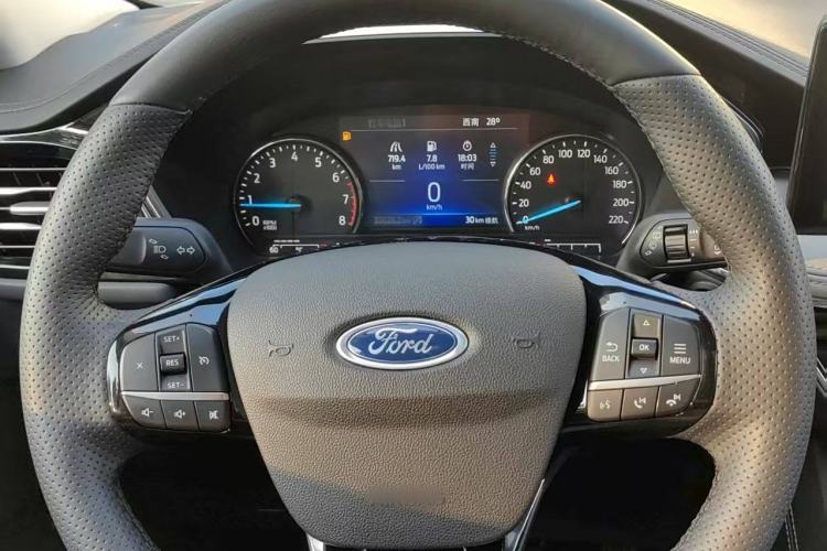 Used Ford Escape 2020 EcoBoost 245 Four-Wheel Drive Titanium Edition Interior 2