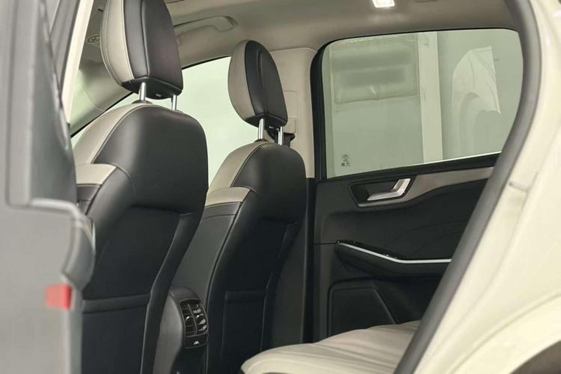 Used Ford Escape 2020 EcoBoost 245 Four-Wheel Drive Luxury Edition Interior 2