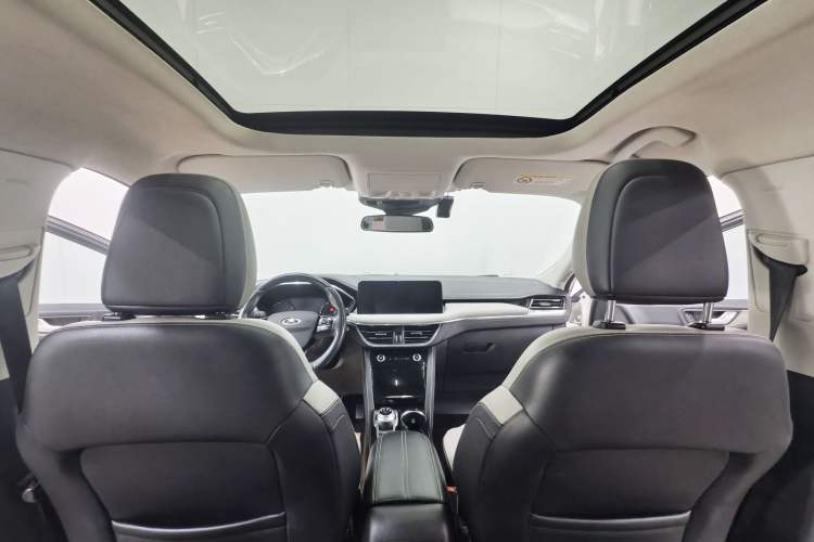 Used Ford Escape 2020 EcoBoost 245 4x4 Enjoyment Model Interior 2