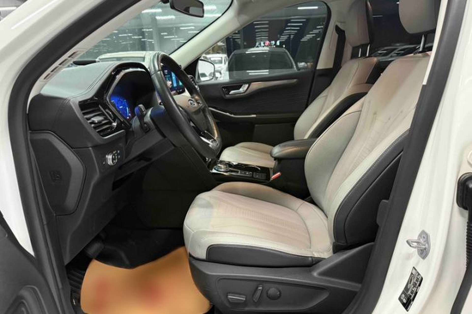 Used Ford Escape 2020 EcoBoost 245 Four-Wheel Drive Luxury Edition Interior 3